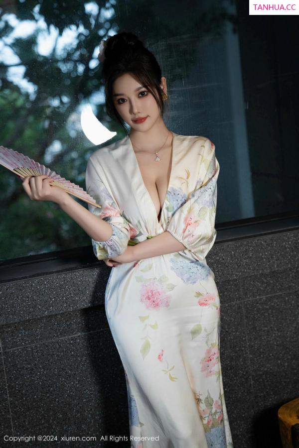 杨晨晨 sugar小甜心CC [XiuRen]高清写真图 2024.11.19 No.9470 杨晨晨Yome 丝袜美腿第12张图片